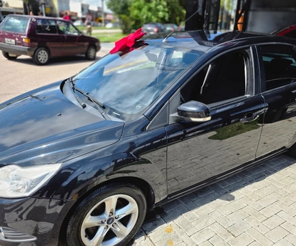 Ford Focus 2013 Preto — foto 1 de 3