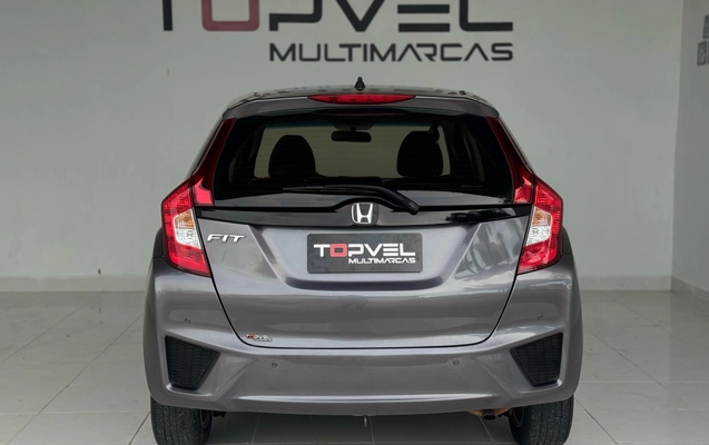 imagem-https://www.socarrao.com.br/sc-vehicle-images-prod/3780193/1789145889156-003_1bbcdabbda594fca71482c8c47d62368.jpg