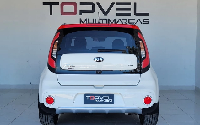 imagem-https://www.socarrao.com.br/sc-vehicle-images-prod/3780379/1789146551314-003_7f2d11b414f86098b7bd54ec2570a50b.jpg