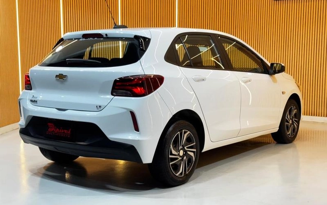 imagem-https://www.socarrao.com.br/sc-vehicle-images-prod/3780637/1789583636866-8447987_7_B_6d62b6c76c.jpeg