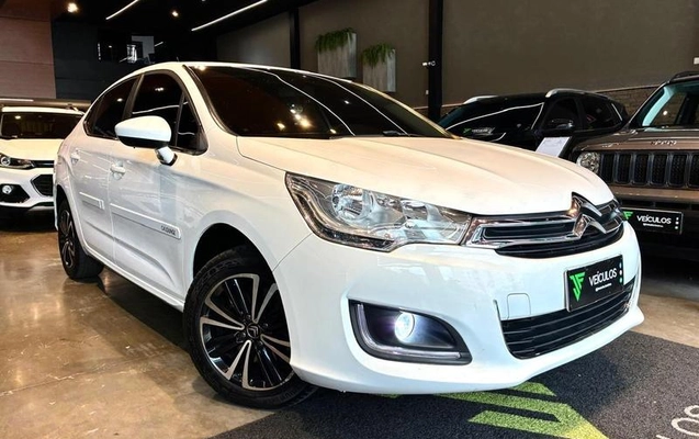 imagem-https://www.socarrao.com.br/sc-vehicle-images-prod/3781020/1789148330285-8359260_15_B_58073343ae.jpeg