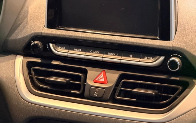 imagem-https://www.socarrao.com.br/sc-vehicle-images-prod/3781066/1789148409716-V2hhdHNBcHAgSW1hZ2UgMjAyNi0wOS0xMCBhdCAxNC41NS4wMyAoMSkuanBlZw.jpeg