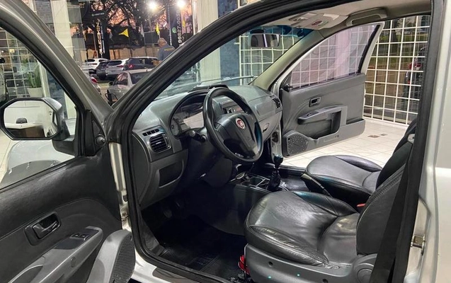 imagem-https://www.socarrao.com.br/sc-vehicle-images-prod/3781199/1789406049478-8386115_13_B_1916a1310f.jpeg