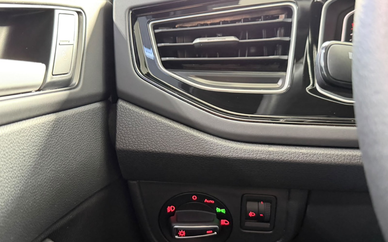 imagem-https://www.socarrao.com.br/sc-vehicle-images-prod/3781261/1789149138835-MjIuanBlZw.jpeg
