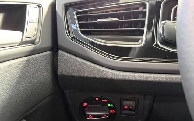 imagem-https://www.socarrao.com.br/sc-vehicle-images-prod/3781261/1789149138835-MjIuanBlZw.jpeg