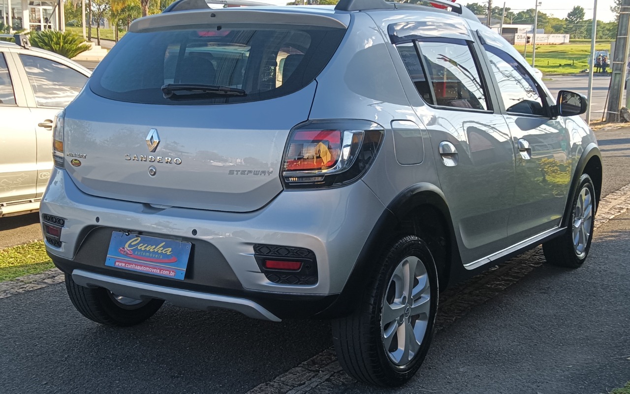 imagem-https://www.socarrao.com.br/sc-vehicle-images-prod/3781301/1789148899225-SU1HXzIwMjUxMTI5XzE3NDI0OH4yLmpwZw.jpg
