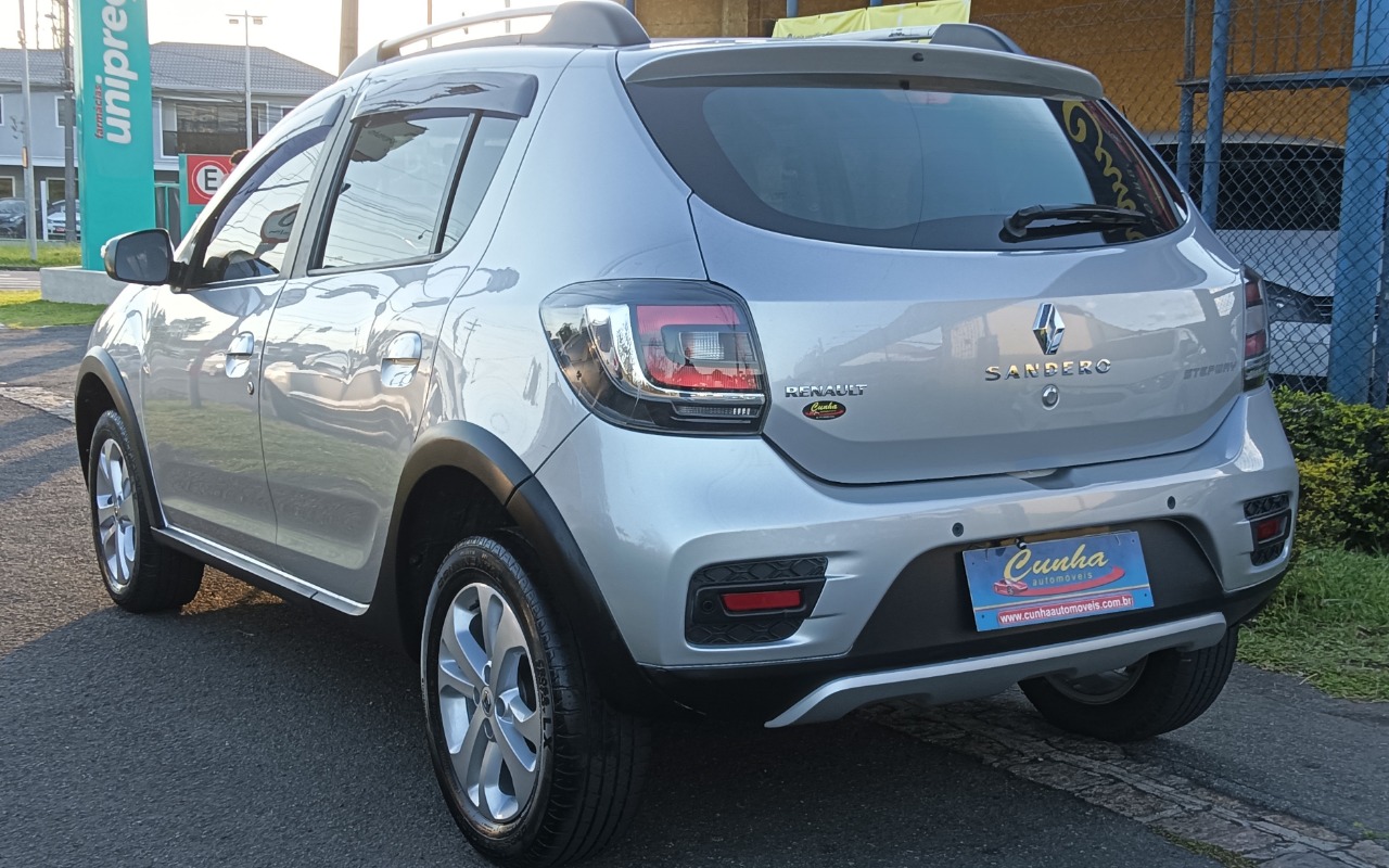imagem-https://www.socarrao.com.br/sc-vehicle-images-prod/3781301/1789148899561-SU1HXzIwMjUxMTI5XzE3NTg1OX4yLmpwZw.jpg