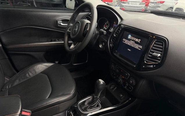 imagem-https://www.socarrao.com.br/sc-vehicle-images-prod/3781304/1789401535693-8434397_13_B_ba0ca1af69.jpeg