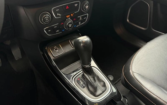 imagem-https://www.socarrao.com.br/sc-vehicle-images-prod/3781304/1789401535694-8434397_14_B_41b16eab6a.jpeg