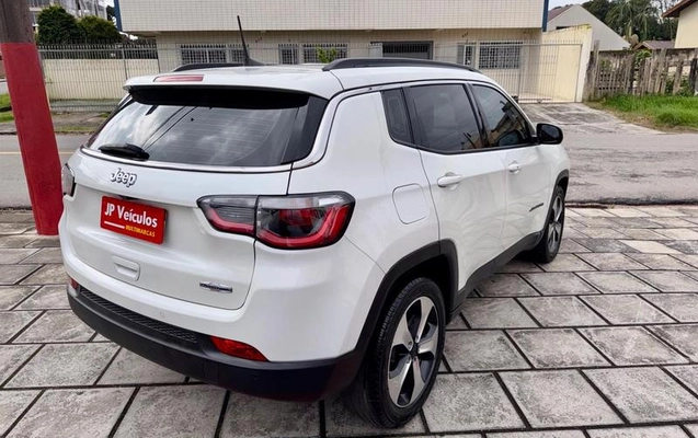 imagem-https://www.socarrao.com.br/sc-vehicle-images-prod/3781411/1789149267320-8429250_6_B_7e40f5d706.jpeg