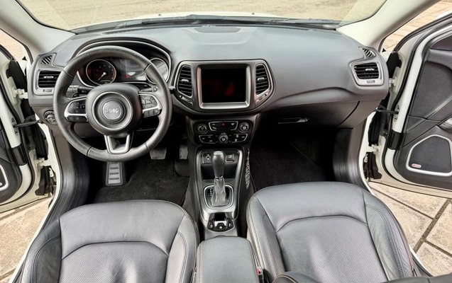 imagem-https://www.socarrao.com.br/sc-vehicle-images-prod/3781411/1789149267328-8429250_11_B_6f3a3bb3d4.jpeg