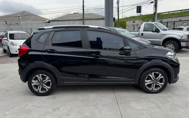 imagem-https://www.socarrao.com.br/sc-vehicle-images-prod/3781611/1789149692518-003_ad1eeb9754fda18e7ba87bf8db6217f3.jpeg
