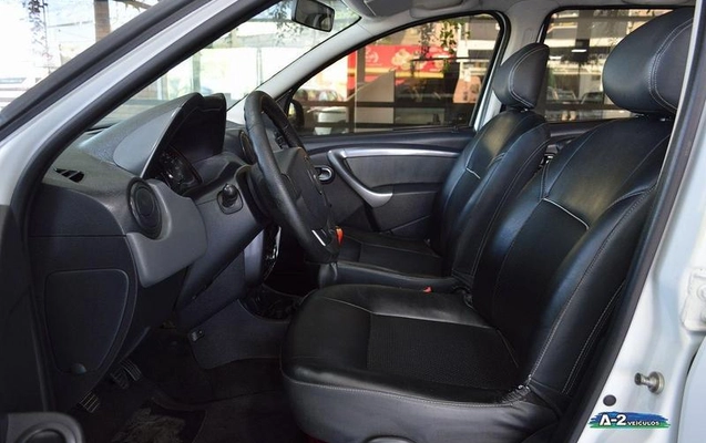 imagem-https://www.socarrao.com.br/sc-vehicle-images-prod/3781682/1789579695152-8414593_2_B_a2de17a94e.jpeg