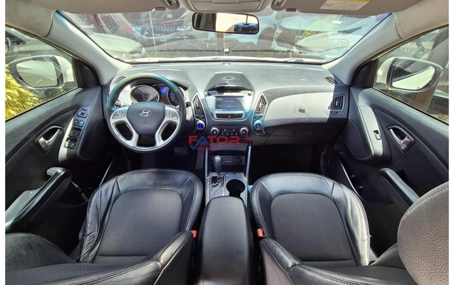 imagem-https://www.socarrao.com.br/sc-vehicle-images-prod/3781840/1789150652891-09e4379066cf40c59ab6665d2c1fbf10_1778685121802.jpg