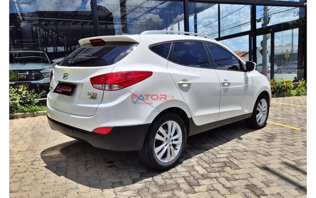 imagem-https://www.socarrao.com.br/sc-vehicle-images-prod/3781840/1789150652898-918dd14b6c4140bf860e58079a75cc02_1778685134237.jpg