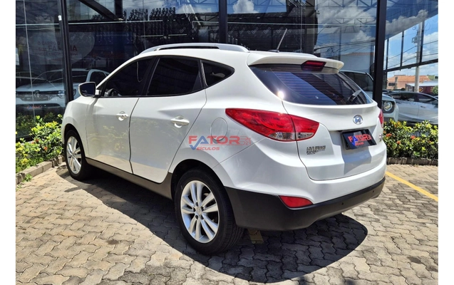 imagem-https://www.socarrao.com.br/sc-vehicle-images-prod/3781840/1789150652900-394c0e2397074c24b0ca9d5ff1da3897_1778685138031.jpg