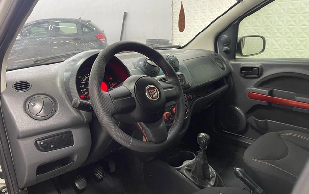 imagem-https://www.socarrao.com.br/sc-vehicle-images-prod/3781863/1789150323052-2c933b77177b4a12923c799c30fc2276_1789150278934.jpg