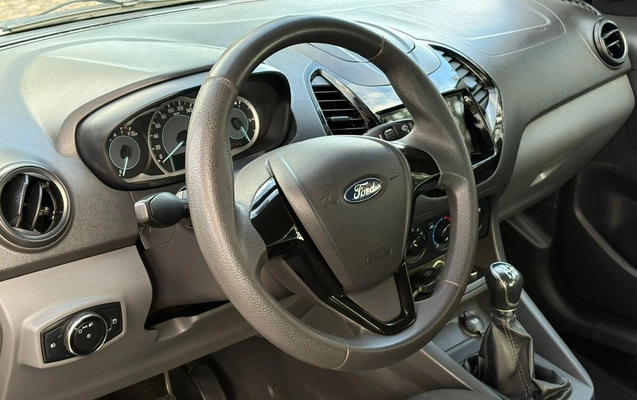 imagem-https://www.socarrao.com.br/sc-vehicle-images-prod/3782008/1789150699899-4476a8bc-b112-4b0d-ac20-69a41b2b0279.jpg