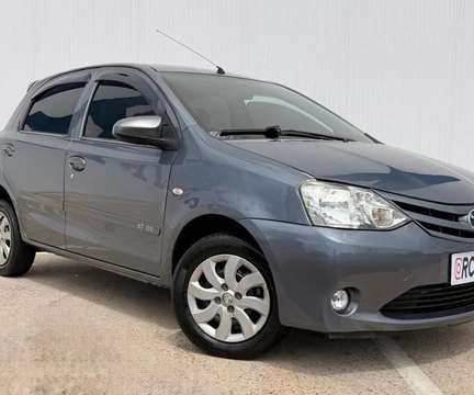 Toyota Etios 2015 Cinza — foto 1 de 3