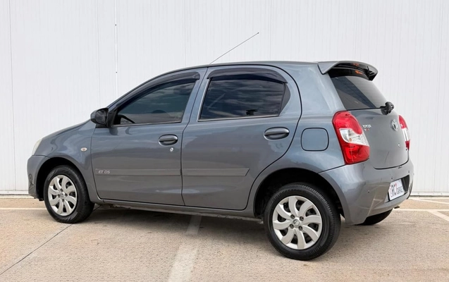 imagem-https://www.socarrao.com.br/sc-vehicle-images-prod/3782012/1789153611215-vehicle_image_1789150271_ece011e111fca15f37dea26fb1ac7762.jpeg