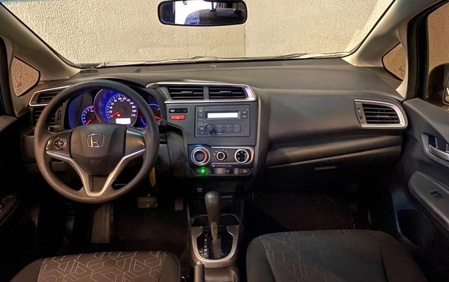 imagem-https://www.socarrao.com.br/sc-vehicle-images-prod/3782084/1789484575394-8466758_0_B_38093cf099.jpeg