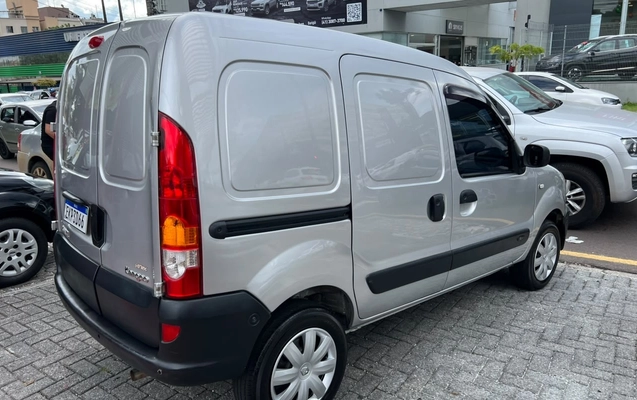 imagem-https://www.socarrao.com.br/sc-vehicle-images-prod/3782337/1789151480766-NC5qcGc.jpg