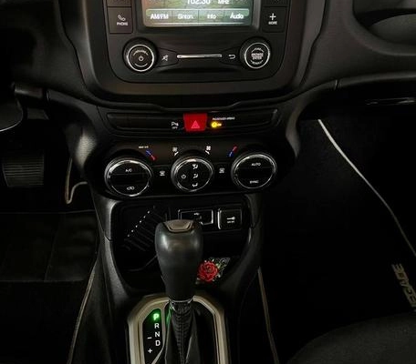 imagem-https://www.socarrao.com.br/sc-vehicle-images-prod/3782341/1789151492021-8468422_7_B_1538779fb1.jpeg