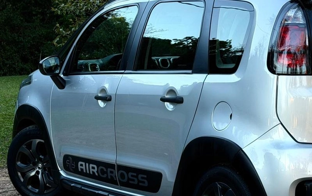 imagem-https://www.socarrao.com.br/sc-vehicle-images-prod/3782579/1789152121178-8451891_12_B_5b1f2e5c60.jpeg