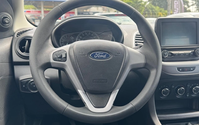 imagem-https://www.socarrao.com.br/sc-vehicle-images-prod/3783202/1789154225009-003_34e1d9222c202d7e7e10eebd31f3ff73.jpeg