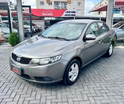 Kia Cerato 1.6 16V Mec. 2011 Cinza — foto 1 de 3
