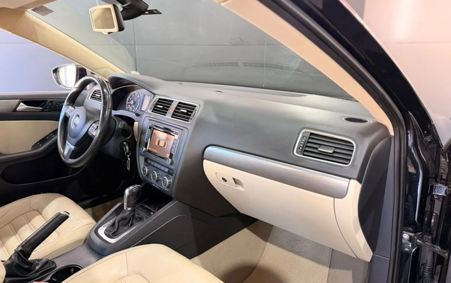 imagem-https://www.socarrao.com.br/sc-vehicle-images-prod/3783528/1789154642917-003_e1b3b86fc7166cd587b8ded6dd2ff10d.jpeg