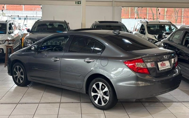 imagem-https://www.socarrao.com.br/sc-vehicle-images-prod/3783585/1789154922329-8469228_6_B_8011614718.jpeg
