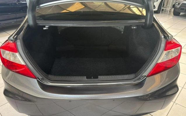 imagem-https://www.socarrao.com.br/sc-vehicle-images-prod/3783585/1789154922345-8469228_6_B_2de93343dd.jpeg