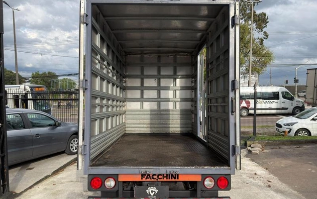 imagem-https://www.socarrao.com.br/sc-vehicle-images-prod/3783771/1789155217731-8456370_11_B_823b2b8cd9.jpeg