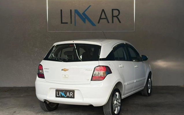 imagem-https://www.socarrao.com.br/sc-vehicle-images-prod/3784092/1789662085555-8469451_4_B_04325f2364.jpeg
