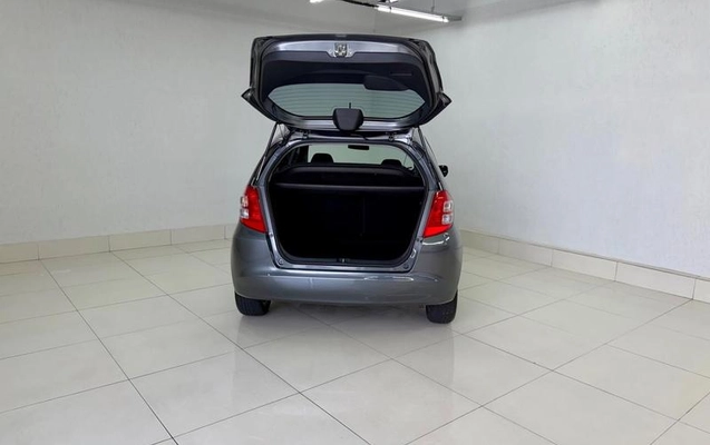 imagem-https://www.socarrao.com.br/sc-vehicle-images-prod/3784093/1789160495307-8469522_10_B_678678c1e0.jpeg