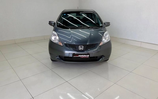 imagem-https://www.socarrao.com.br/sc-vehicle-images-prod/3784093/1789160495307-8469522_3_B_62f41bb4cf.jpeg