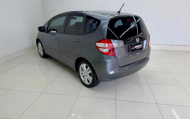 imagem-https://www.socarrao.com.br/sc-vehicle-images-prod/3784093/1789160495307-8469522_8_B_767a595f71.jpeg