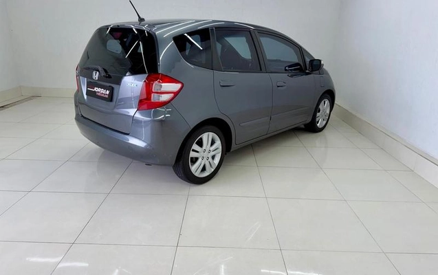 imagem-https://www.socarrao.com.br/sc-vehicle-images-prod/3784093/1789160495307-8469522_9_B_818dd53df0.jpeg