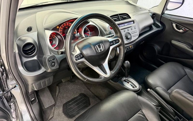 imagem-https://www.socarrao.com.br/sc-vehicle-images-prod/3784093/1789160495309-8469522_16_B_6ea1882796.jpeg