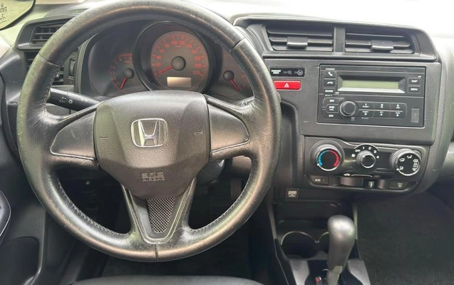 imagem-https://www.socarrao.com.br/sc-vehicle-images-prod/3784154/1789157153529-8450251_6_B_9c22733894.jpeg