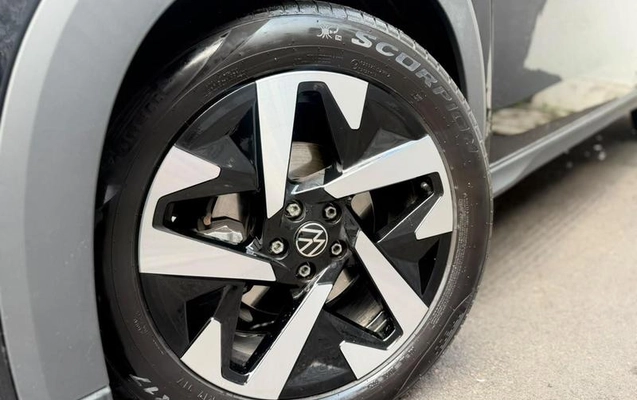 imagem-https://www.socarrao.com.br/sc-vehicle-images-prod/3784161/1789671930676-8467485_11_B_388bdc5bb8.jpeg