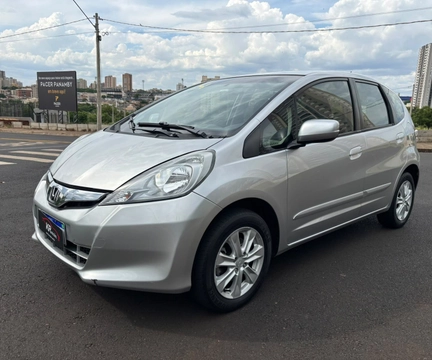 Honda Fit 2014 Prata — foto 1 de 3