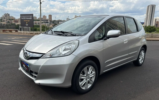 imagem-https://www.socarrao.com.br/sc-vehicle-images-prod/3784498/1789650206707-e8feedee825d40d3b8f62671b2cc7803_1789151319697.jpg
