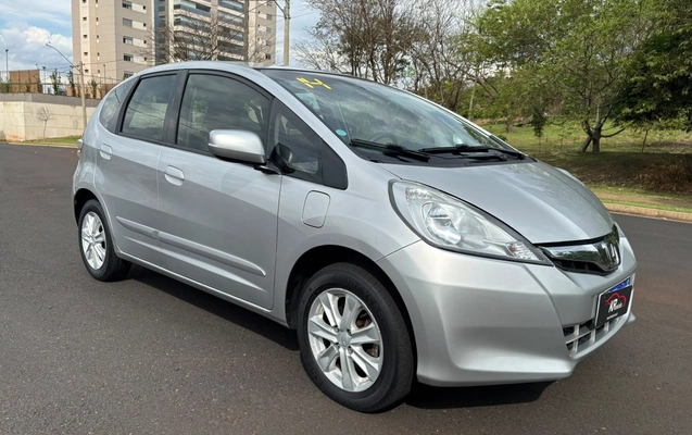 imagem-https://www.socarrao.com.br/sc-vehicle-images-prod/3784498/1789650206709-f7ce4c47ee6048bba193b67285bbc07e_1789151319736.jpg
