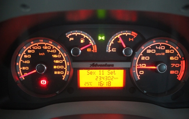 imagem-https://www.socarrao.com.br/sc-vehicle-images-prod/3784531/1789157237189-7_050650.jpg