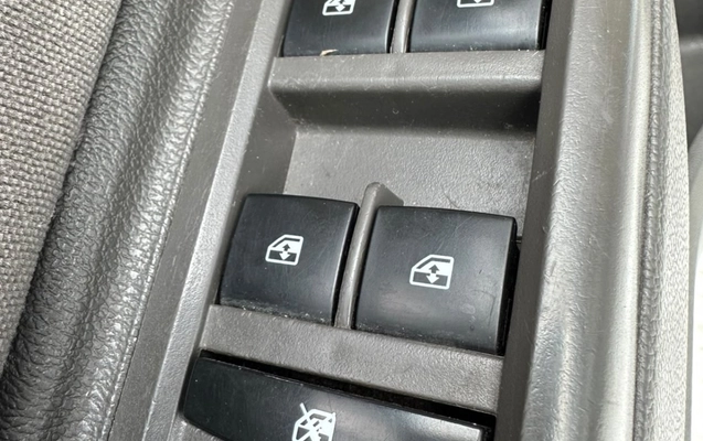 imagem-https://www.socarrao.com.br/sc-vehicle-images-prod/3784603/1789157523275-YzE3ZGMxMmQtYzBkZi00MWJmLWE4ZDAtMWYzM2U3ZWUxMTBhLmpwZWc.jpeg