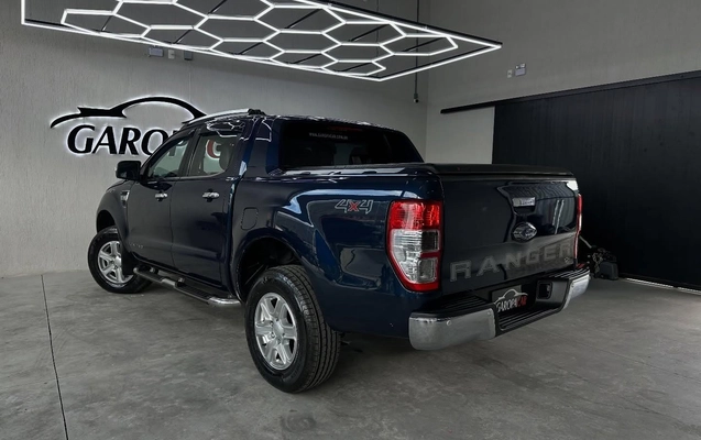 imagem-https://www.socarrao.com.br/sc-vehicle-images-prod/3784699/1789157587603-2f48aba882a84ec88ab3b55e8267a20c_1789157414682.jpg