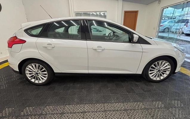imagem-https://www.socarrao.com.br/sc-vehicle-images-prod/3784786/1789158012043-8459974_4_B_56fe2e6dd5.jpeg