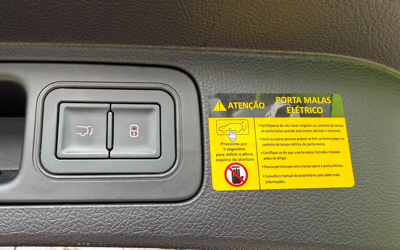 imagem-https://www.socarrao.com.br/sc-vehicle-images-prod/3784987/1789158408561-ZjZlZjk4NmQtMzhiZi00MDliLWI5ZjYtZTgyOTg0NTZhYWY2LmpwZWc.jpeg